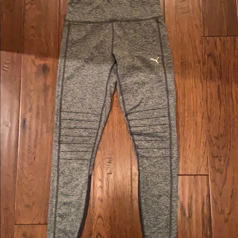 Puma size medium workout leggings
